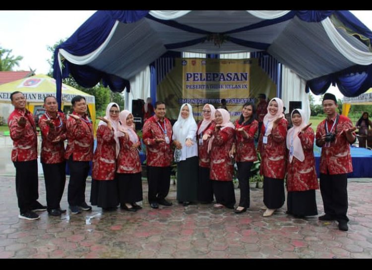 SMPN 6 ARSEL GELAR PELEPASAN DAN PERPISAHAN SISWA KELAS IX TAHUN PELAJARAN 2023 / 2024 DENGAN SUKSES