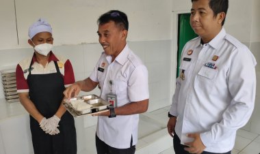 " SAJIKAN MAKANAN SEHAT BAGI WBP NYA LAPAS PANGKALAN BUN TIDAK KALAH DENGAN RUMAH MAKAN "