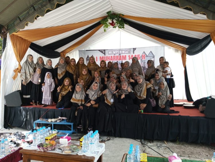 " PERINGATAN TAHUN BARU ISLAM 1 MUHARRAM 1446 H DI MAJELIS AL FALAQ DESA BATU BELAMAN DIMERIAHKAN OLEH 13 GROUP MAJELIS MAULID HABSYI "