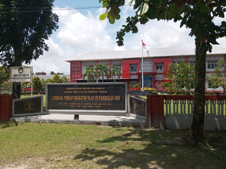 " RAIH PREDIKAT TERBAIK IKPA TAHUN 2024 LAPAS PANGKALAN BUN TERIMA PENGHARGAAN DARI KANWIL DJPb PROVINSI KALTENG " 