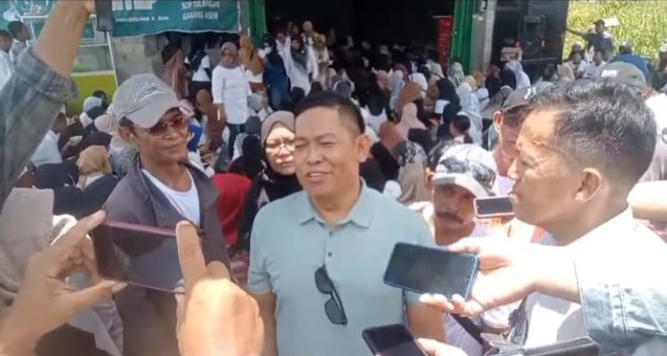 " WARGA KELURAHAN BARU ANTUSIAS SAMBUT HANGAT SILATURAHMI CALON BUPATI KOBAR RAHMAT HIDAYAT - EKO SUMARNO " 