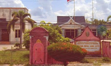 " PROSES HUKUM IJAZAH PALSU KADES AMIN JAYA TERKESAN DIULUR : 10 BULAN BERLALU, MASIH DI TAHAP TAHANAN KOTA "