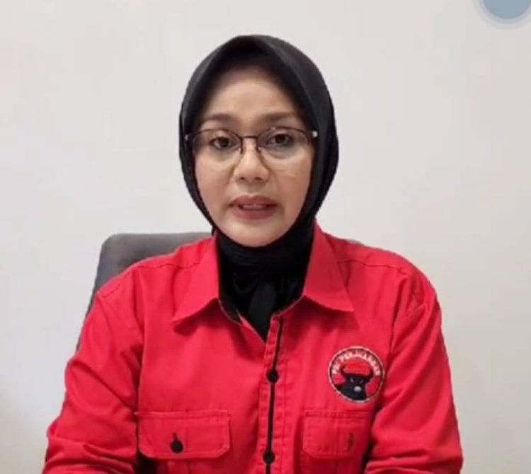 " KARTIKA SARI KADER TERBAIK PDIP, MUNDUR DARI DPRD KOTAWARINGIN BARAT UNTUK DAMPINGI SUAMI MENUJU KURSI BUPATI DI PILKADA 2024 "