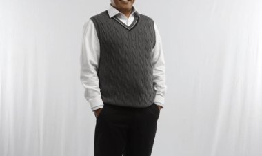 " BERSAMA RAHMAT HIDAYAT : PEMIMPIN BERSAHAJA DAN HARAPAN BARU UNTUK KOTAWARINGIN BARAT YANG BERSAHABAT " 