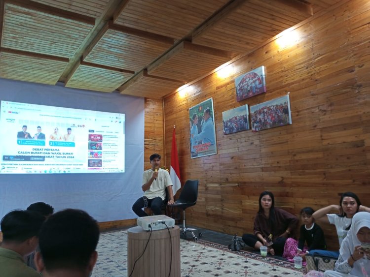 " PULUHAN PENDUKUNG ANTUSIAS HADIRI NOBAR DEBAT PERDANA PILKADA KOBAR DI SEKRETARIAT GRHES DENGAN SUGUHAN KULINER KHAS PANGKALAN BUN " 