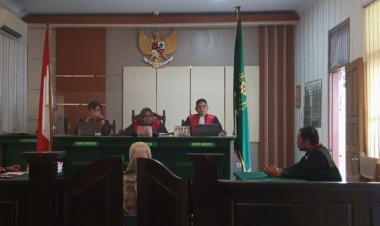 " KASUS PEMALSUAN IJAZAH KADES AMIN JAYA SRI WAHYUNI : SIDANG DITUNDA, PUBLIK KECEWA, HUKUM DI KOBAR TERKESAN LAMBAN DAN DIPERTANYAKAN? " 