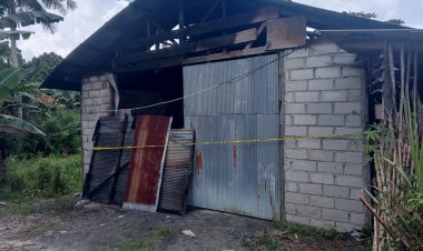 " DIDUGA ILEGAL GUDANG BBM DI KOTAWARINGIN BARAT MELEDAK: NYAWA MELAYANG, ALARM BAHAYA BAGI KEAMANAN PUBLIK! " 