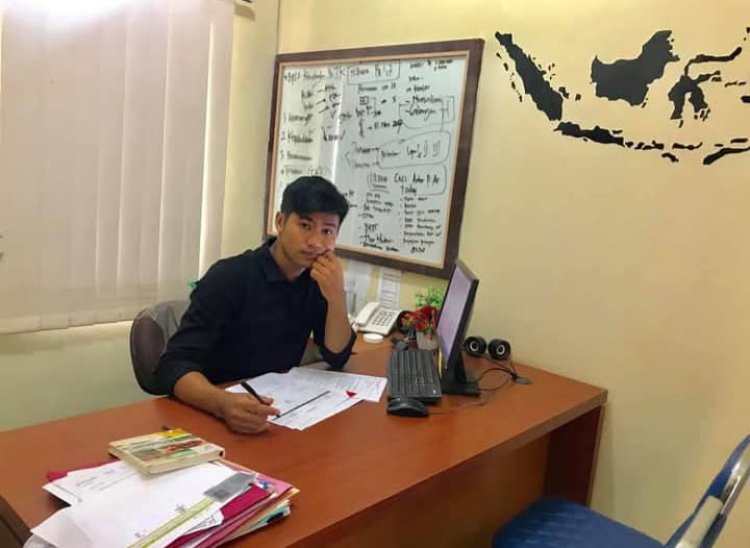 " MENCARI JATI DIRI DI TENGAH KARIER CEMERLANG : MEI DIYANTO BERBAGI INSPIRASI UNTUK HIDUP YANG BERMAKNA " 