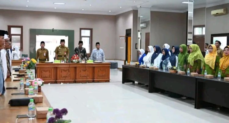 " SINERGI ULAMA DAN UMARA : PILAR KOKOH MEMBANGUN KOBAR BERBASIS SPIRITUALITAS DAN SOLIDARITAS "