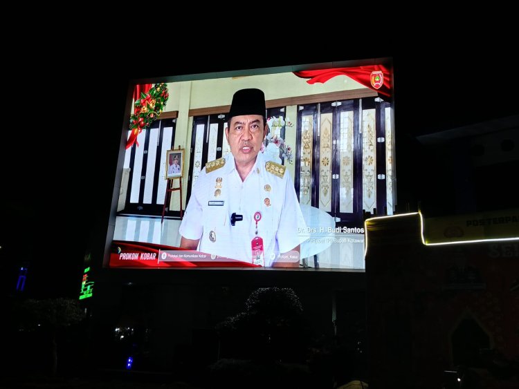 " MELANGKAH MENUJU ERA DIGITALISASI : PEMKAB KOBAR RESMI LUNCURKAN VIDEOTRON PERDANA SAMBUT TAHUN BARU 2025 DI BUNDARAN PANCASILA " 