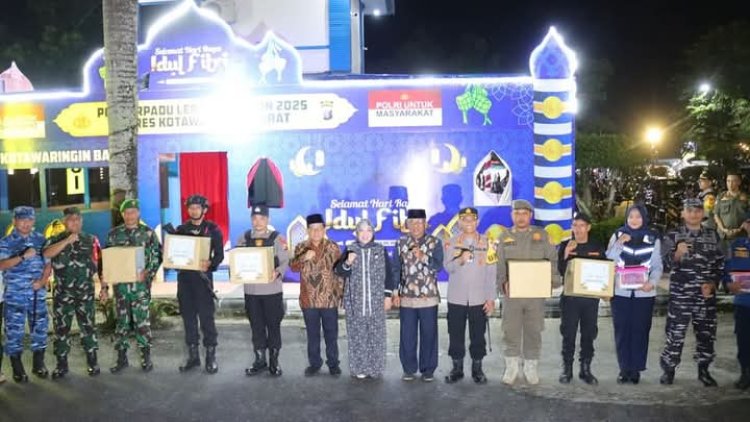 " FORKOPIMDA KOBAR TINJAU POS PENGAMANAN OPERASI KETUPAT TELABANG 2025, BERIKAN BINGKISAN DAN APRESIASI UNTUK PARA PETUGAS " 