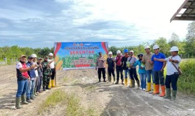 " BHABINKAMTIBMAS POLSEK KUMAI KAWAL LANGSUNG AKSI PENANAMAN JAGUNG SERENTAK 1 JUTA HEKTAR DI DESA SUNGAI BEDAUN " 