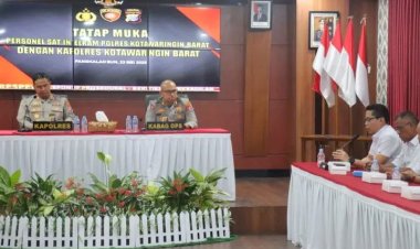 " TATAP MUKA BERMAKNA DI AULA SATYAHAPRABU : KAPOLRES KOBAR DORONG SAT INTELKAM JADI GARDA TERDEPAN PRESISI, AKP FRY MAYEDI SASTRAWAN APRESIASI LANGKAH KEPEMIMPINAN INSPIRATIF " 