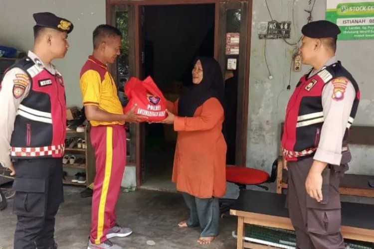 " BAKTI TANPA SEKAT : POLRES KOBAR HADIRKAN SENTUHAN KEMANUSIAAN LEWAT BANSOS " 