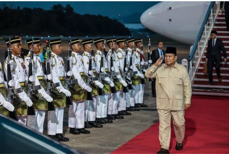 " DISAMBUT DENGAN PENUH KEHORMATAN DI MALAYSIA, PRESIDEN RI TEGASKAN KOMITMEN INKLUSIVITAS DAN KEBERLANJUTAN ASEAN JADI PILAR STABILITAS DAN INOVASI GLOBAL "