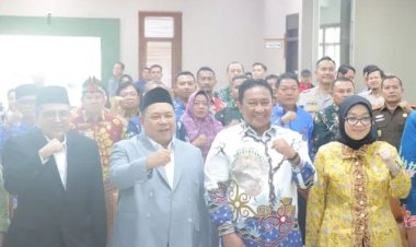 " TRANSPARANSI UNTUK NEGERI : KAPOLRES KOBAR HADIRI PENYERAHAN HASIL PEMERIKSAAN KEUANGAN OLEH BPK RI DI KOTAWARINGIN BARAT "