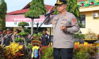 " APRESIASI KINERJA PERSONEL, KAPOLRES KOBAR TANAMKAN SEMANGAT HUMANIS DAN PROFESIONALISME LEWAT APEL JAM PIMPINAN " 