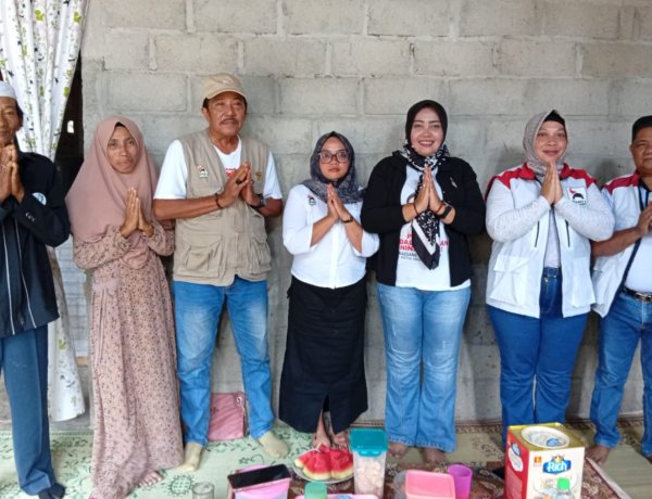 " DARI KONSOLIDASI KE INSPIRASI : DPD PSI KOBAR PADUKAN POLITIK DAN PEMBERDAYAAN DI KECAMATAN PANGKALAN LADA "